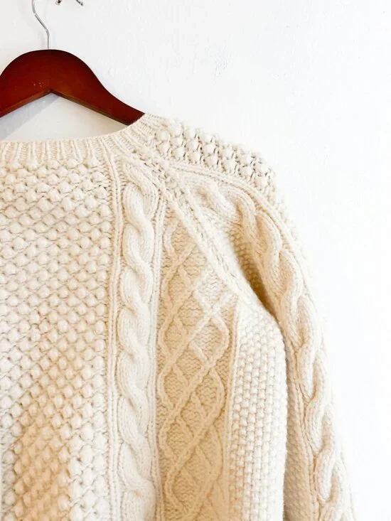 VINTAGE Snowflakes Hand Knit Pure Wool Aran Fisherman Cable Knit Cardigan - Picture 12 of 14